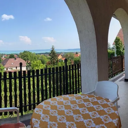 Gyoengyvirag Szallas Balatonfüred