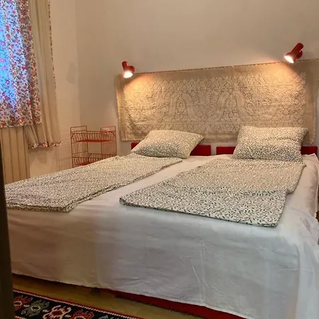 Gyoengyvirag Szallas Apartman *