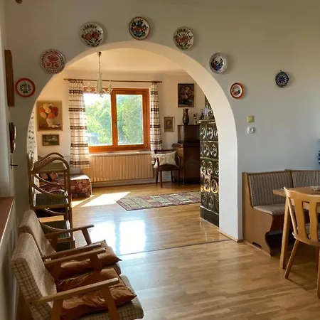 Gyoengyvirag Szallas Apartman *