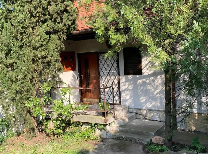 Gyoengyvirag Szallas Apartmán *