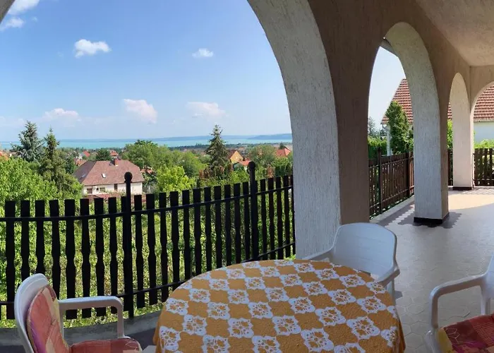 Gyoengyvirag Szallas Balatonfüred