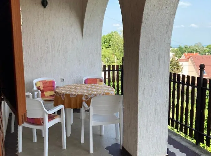 Apartmán Gyoengyvirag Szallas *